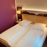 林登霍夫膳食公寓酒店 3* 格拉斯布鲁恩